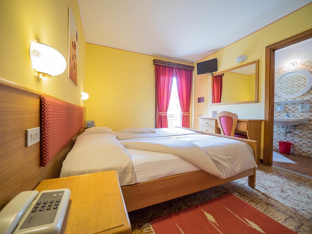 Della Luna Hotel